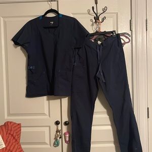 Wonder wink brand navy blue scrub set.